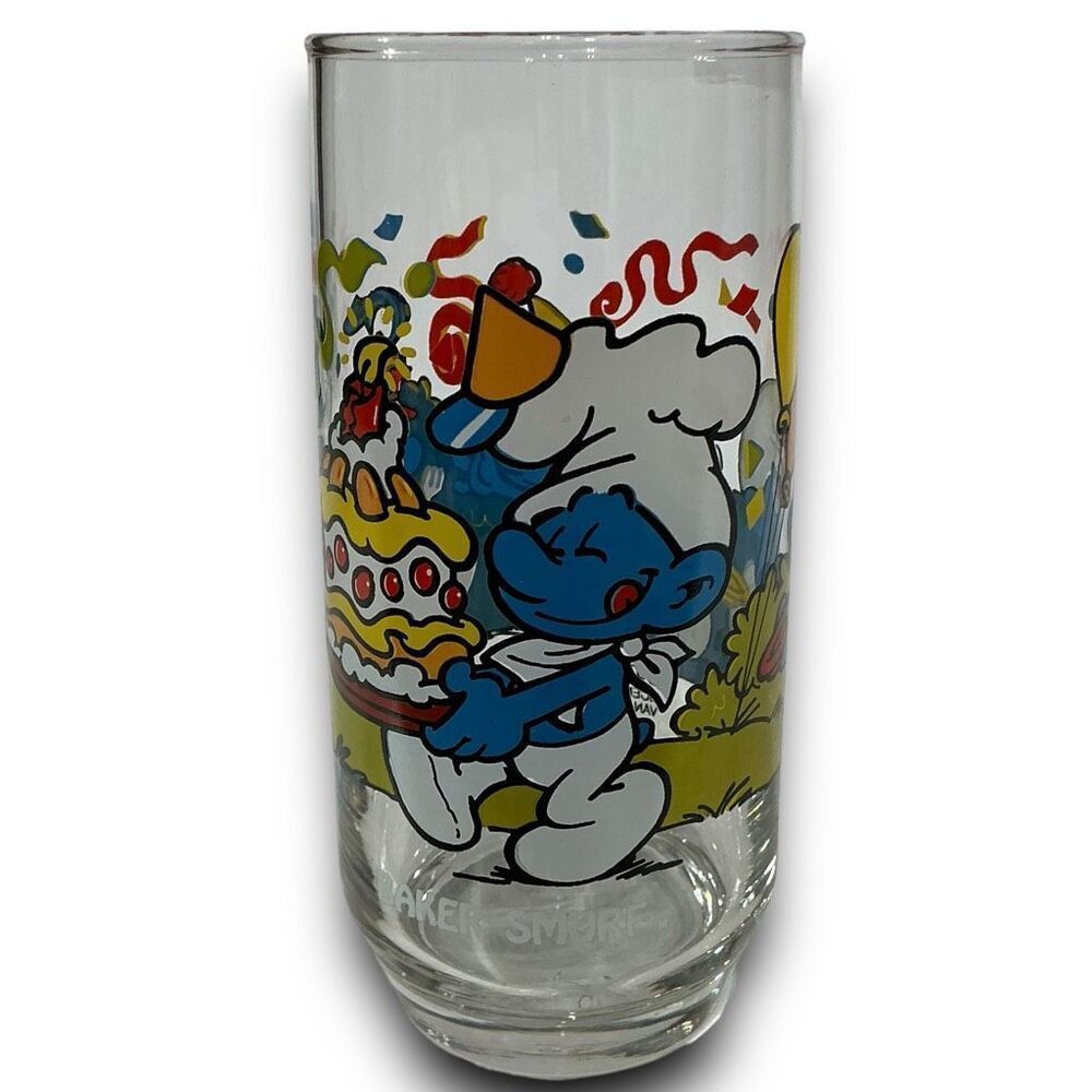 Vintage 1982 Hardees Baker Smurf Glass by Peyo LIC. By Wallace Berrie & Co., Inc